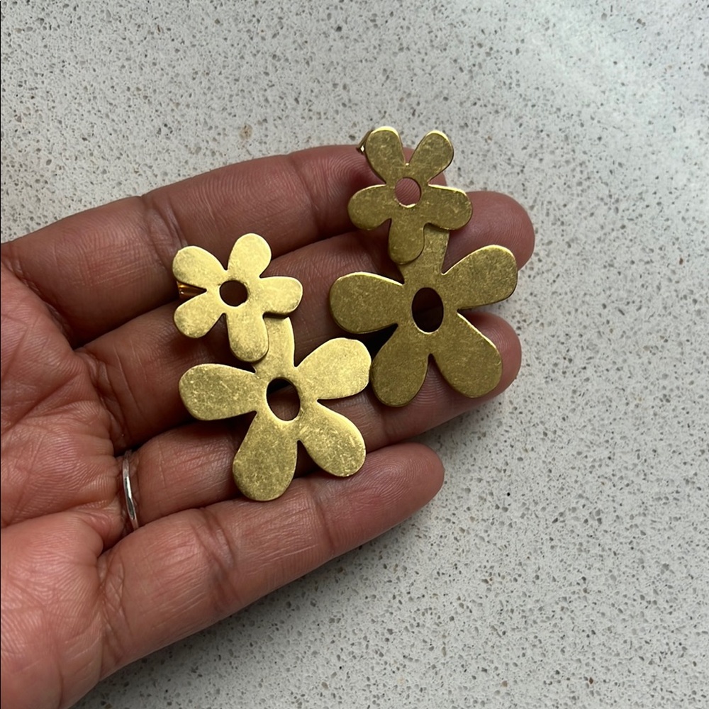 MADEWELL Gold Flower Earrings